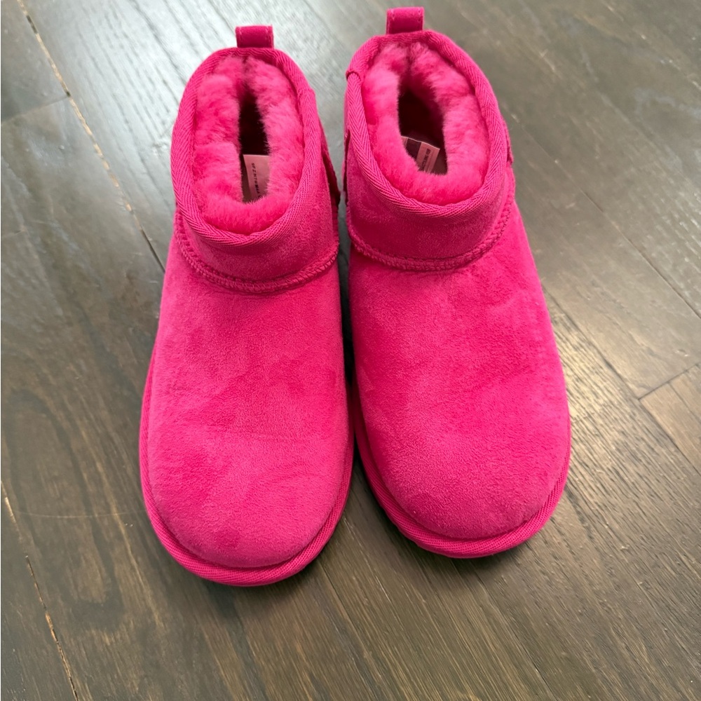 Brand new ugg boots little girls size 2